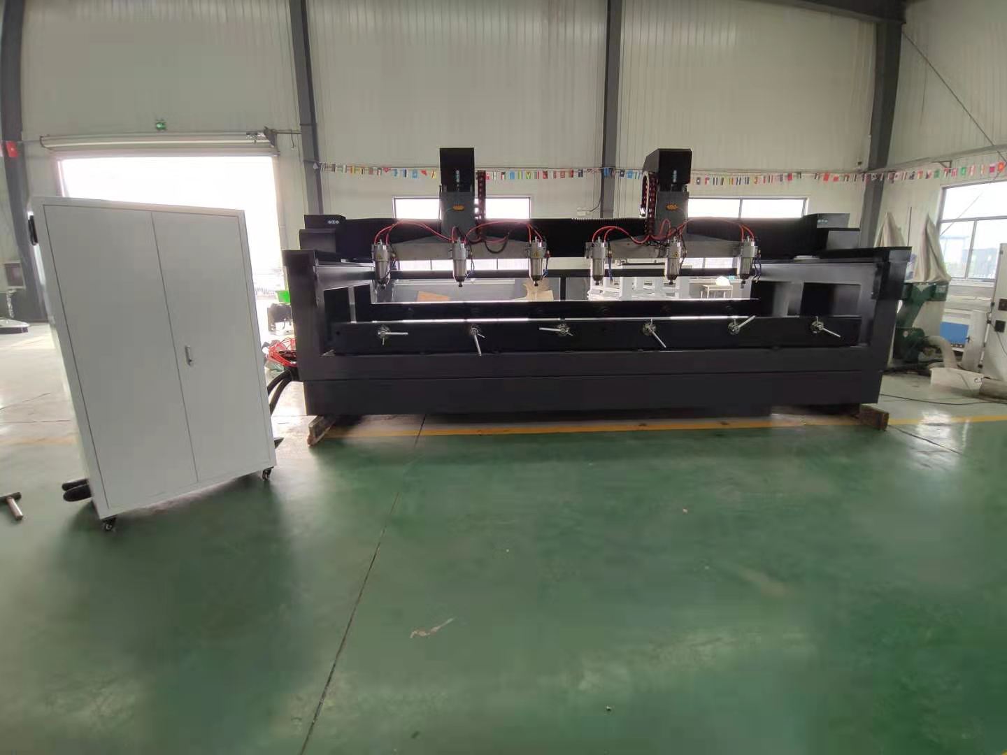 保麗龍泡沫雕刻機具體配置什么樣的驅(qū)動器合適 ？