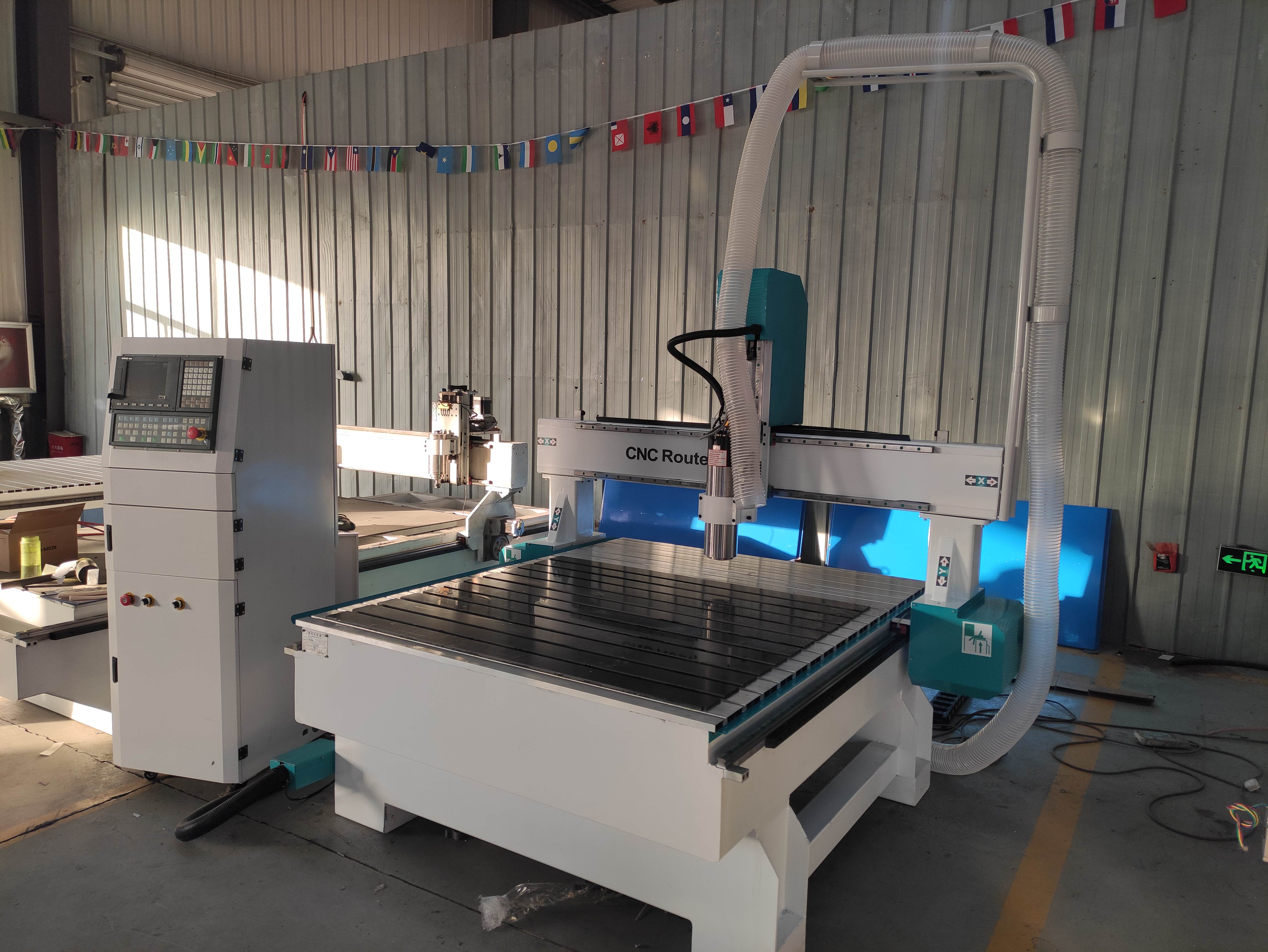 使用四工序開料機(jī)加工板式家具的好處